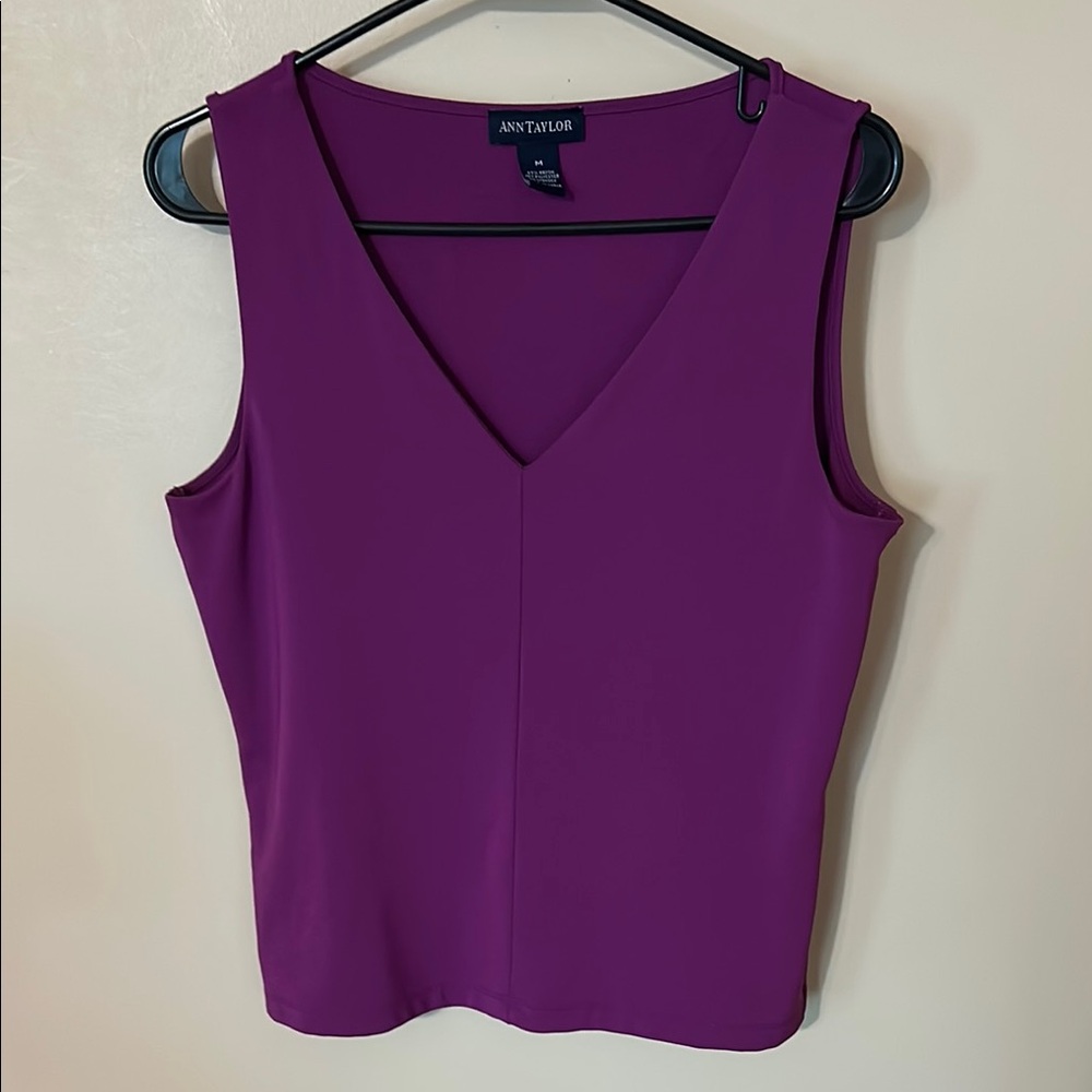 Ann Taylor Purple Fitted Sleeveless Tank Top size M